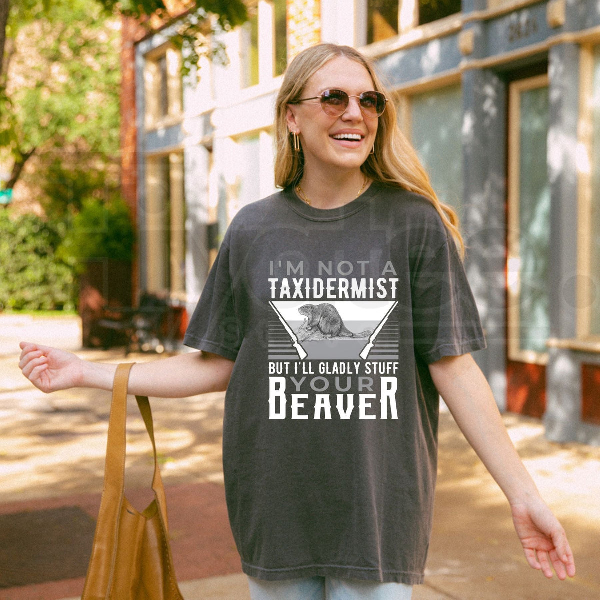 I’m Not a Taxidermist Hunting Beaver T-Shirt – Funny Rifle Hunter Tee