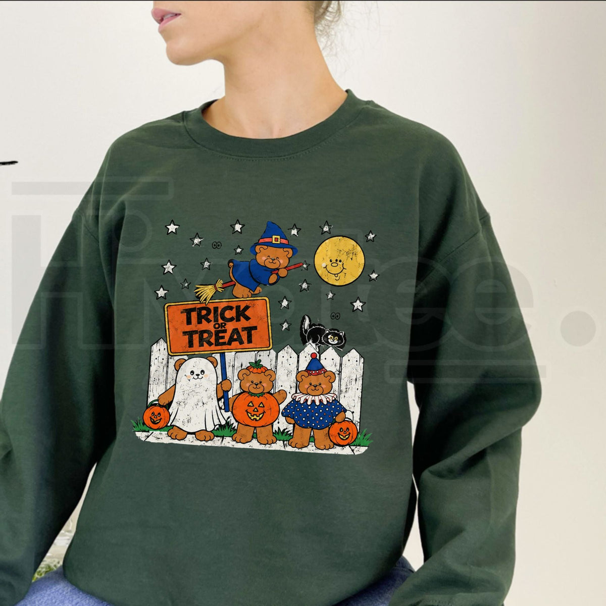 Trick or Teddies Halloween Graphic Crewneck – Cute Teddy Bear Spooky Fall Pullover, Retro Xmas & Halloween Sweater